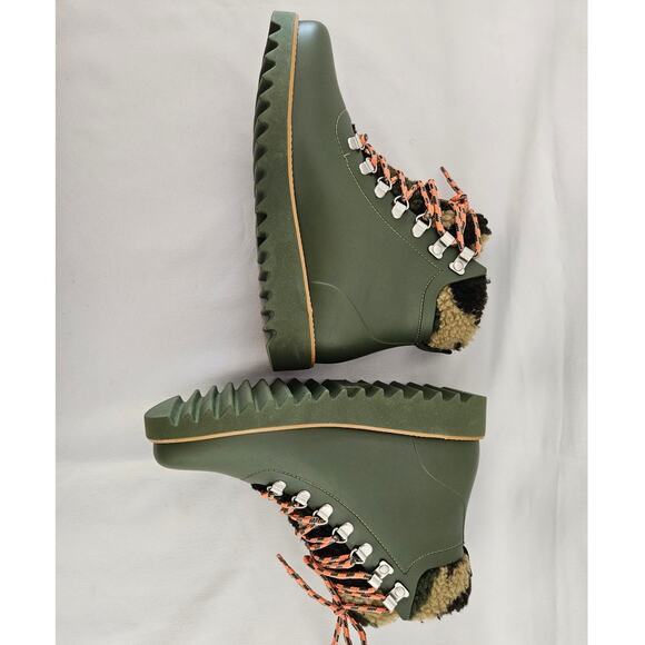 Bernardo Wiley Green Camo Faux Shearling-Trim Rain Boots sz 6 NWOT $165 Basic - Picture 6 of 7